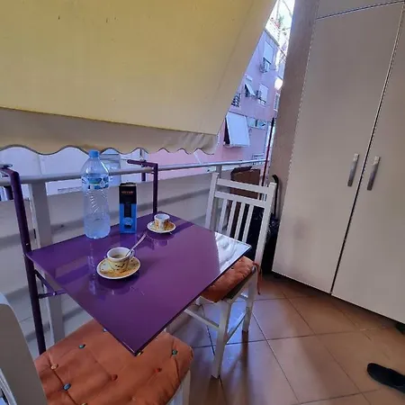 Liqeni Thate, Apartmán *