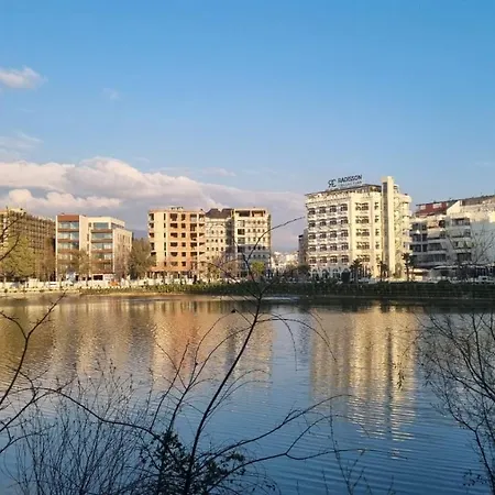 Liqeni Thate, Tirana