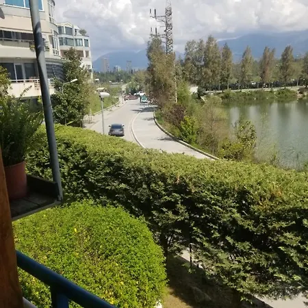 Liqeni Thate, Apartmán