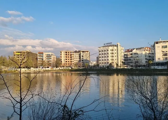 Liqeni Thate, تيرانا