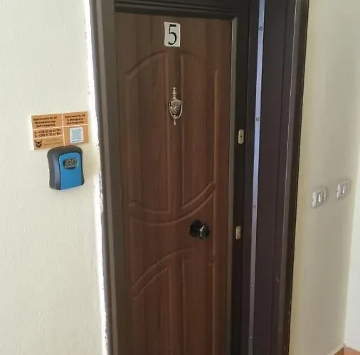 Liqeni Thate, Appartement Tirana